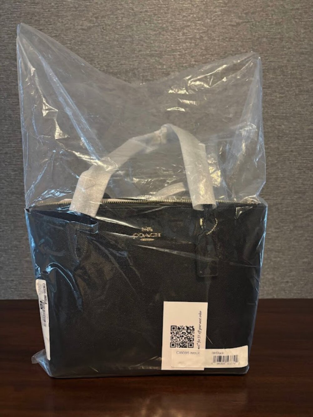 NWT BEAUTIFUL COACH FIONA BLACK LEATHER TOTE NWT WITH ORIGINAL PACKAGING!!!!